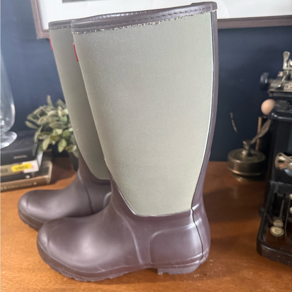 Hunter Olive and Chocolate Boots - Picture 3 of 7